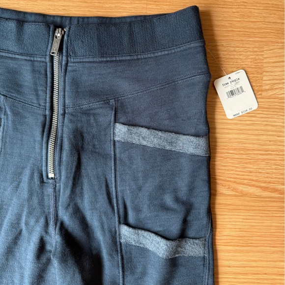 Free People Movement High Rise Navy Blue Move On Legging Zipper Soft $128 NEW - Picture 6 of 7